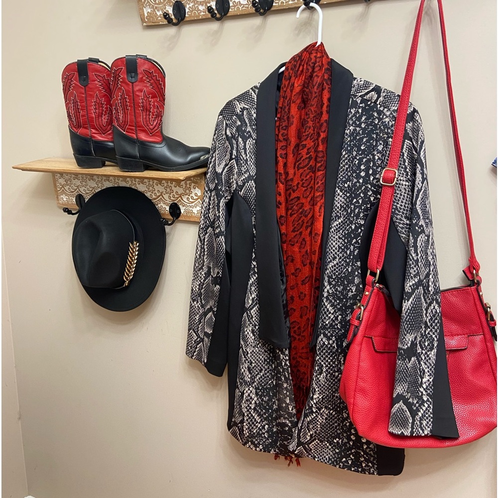 Contemporary animal print 1X blazer